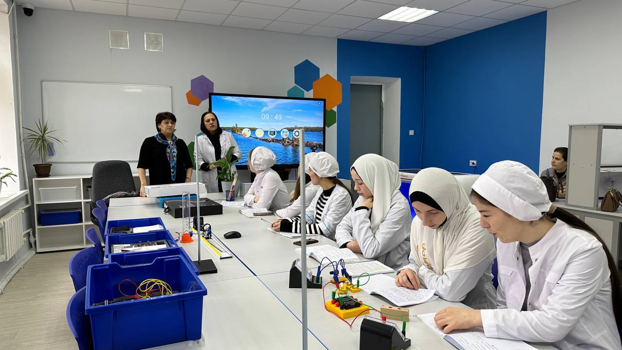 Занятия по темам: «Артерии и вены большого круга», «Лимфатическая система» в лабораториях технопарка ДГПУ